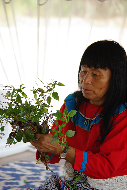 Early photos of Mama ida, preparing a ritual of Sanacion 'Healing'.