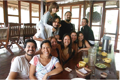 A big group photo of all the family of Ani-Nii-shobo during a special time of bonding and soul connection.